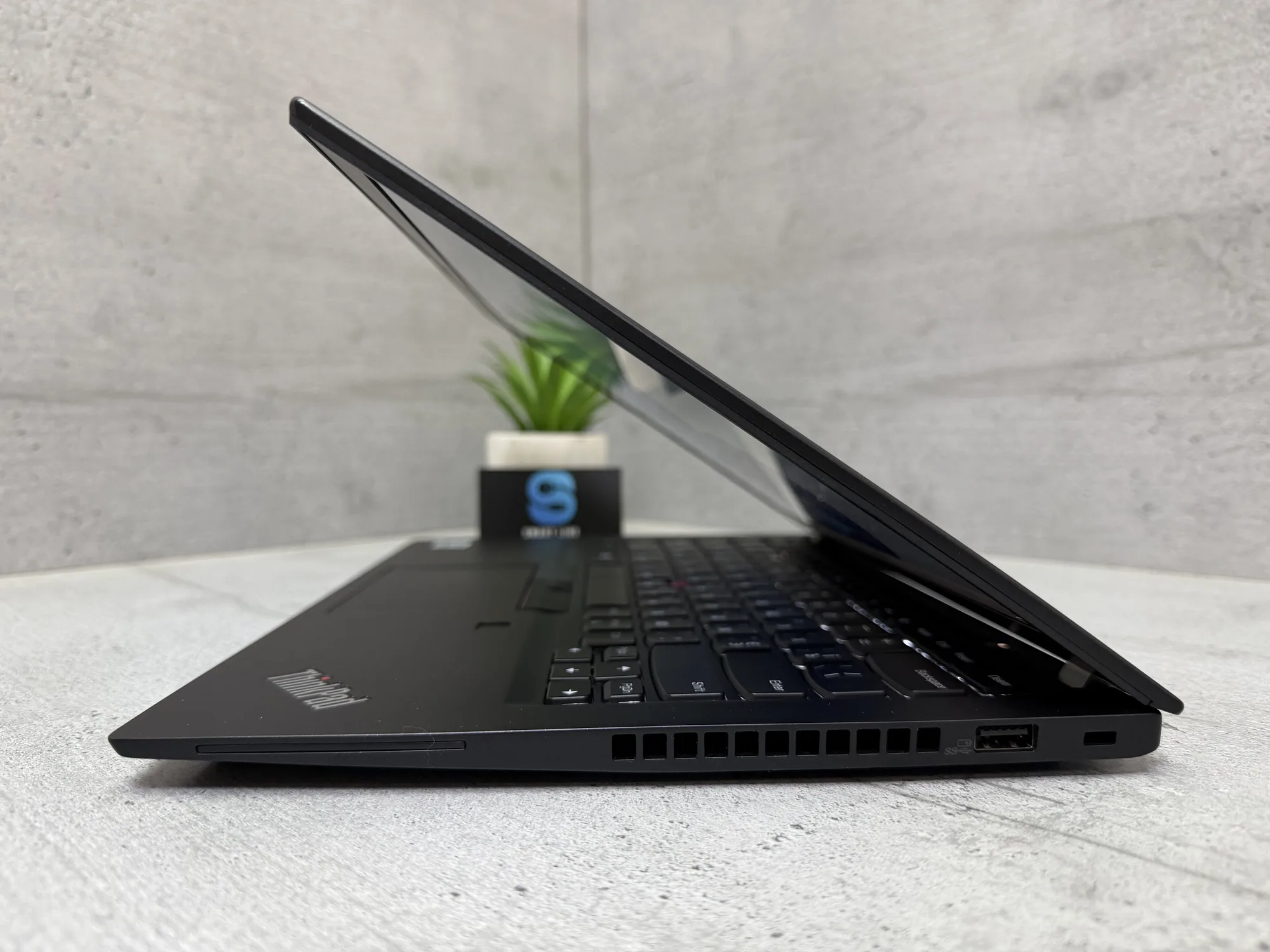 Ноутбук Lenovo ThinkPad T14s