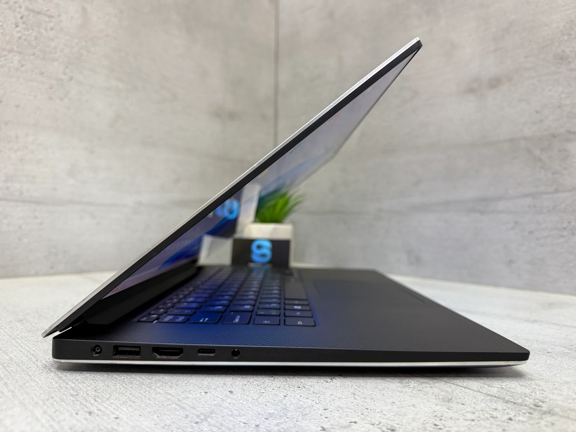 Ноутбук Dell XPS 15 9560