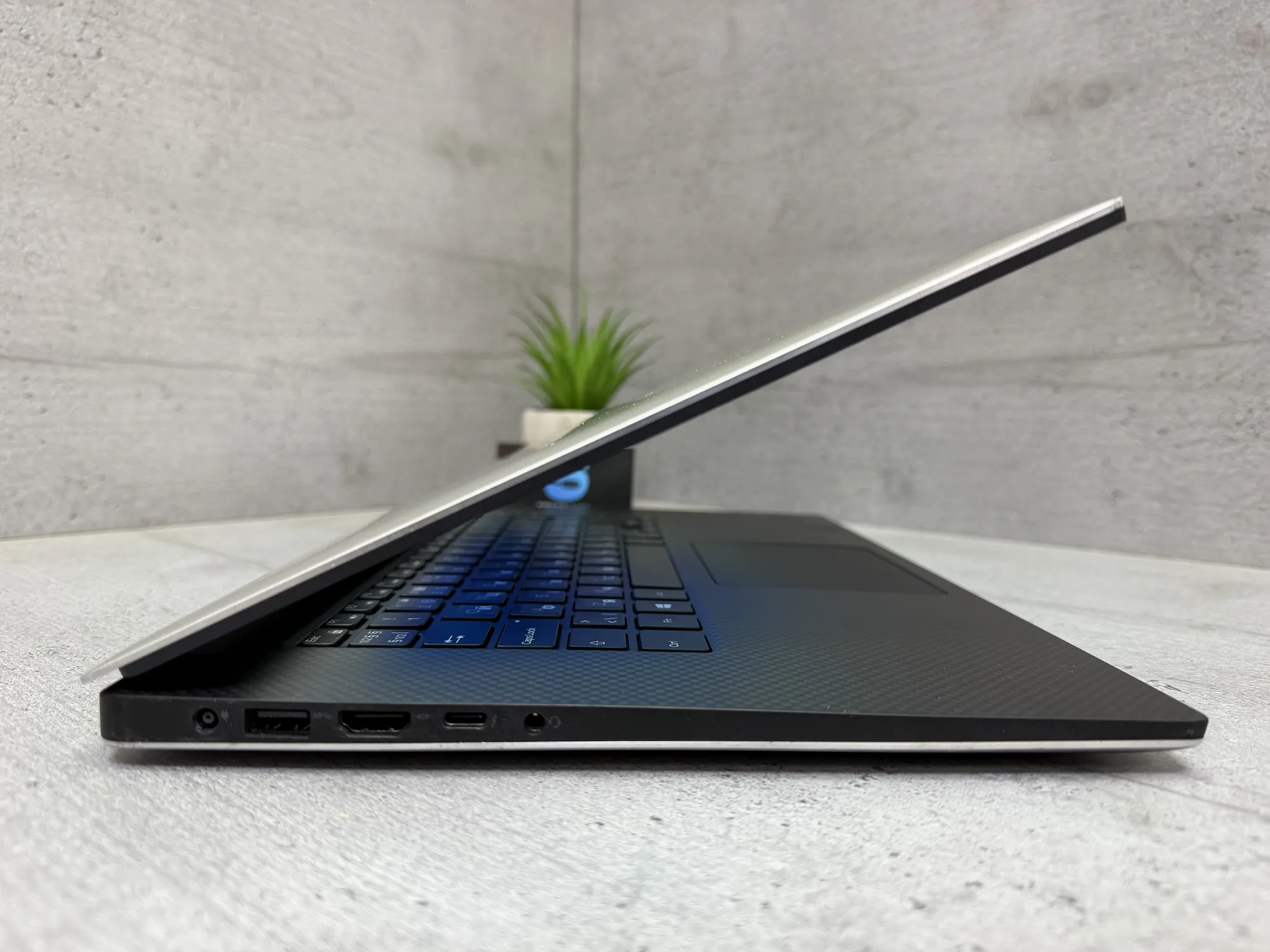 Ноутбук Dell XPS 15 9570