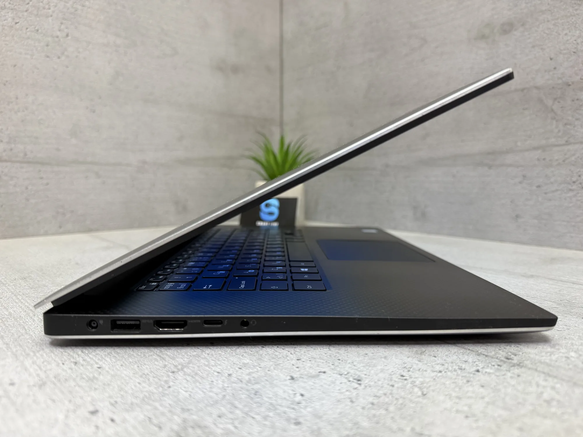 Ноутбук Dell XPS 15 9560