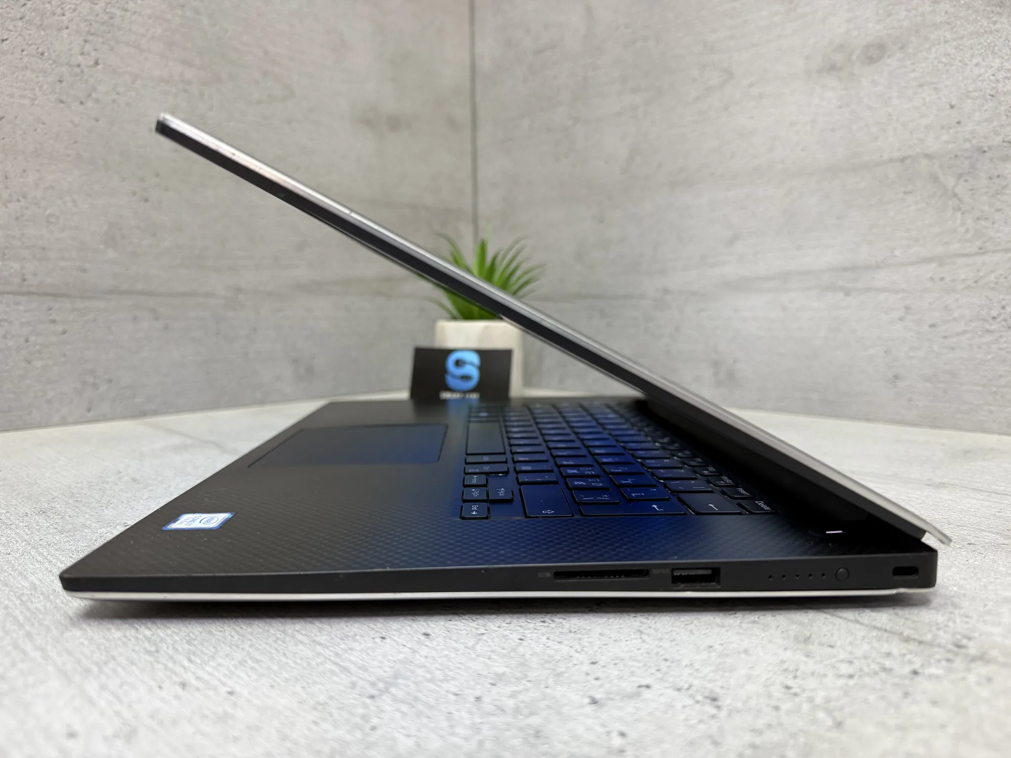 Ноутбук Dell XPS 15 9560