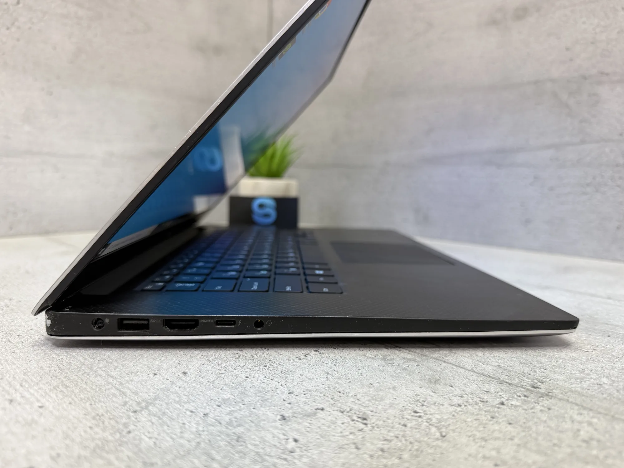 Ноутбук Dell XPS 15 9560