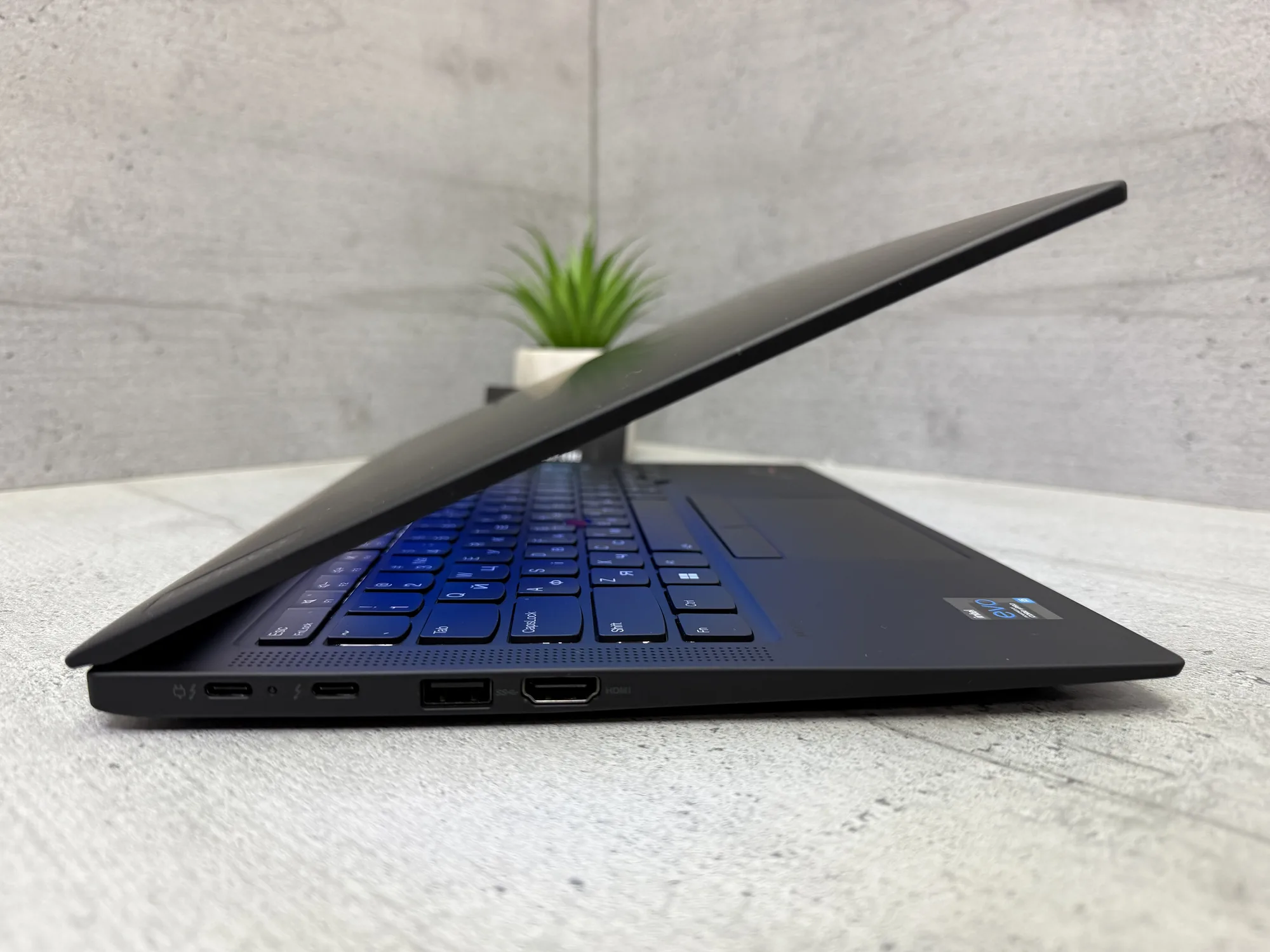 Ноутбук Lenovo ThinkPad X1 Carbon Gen 9