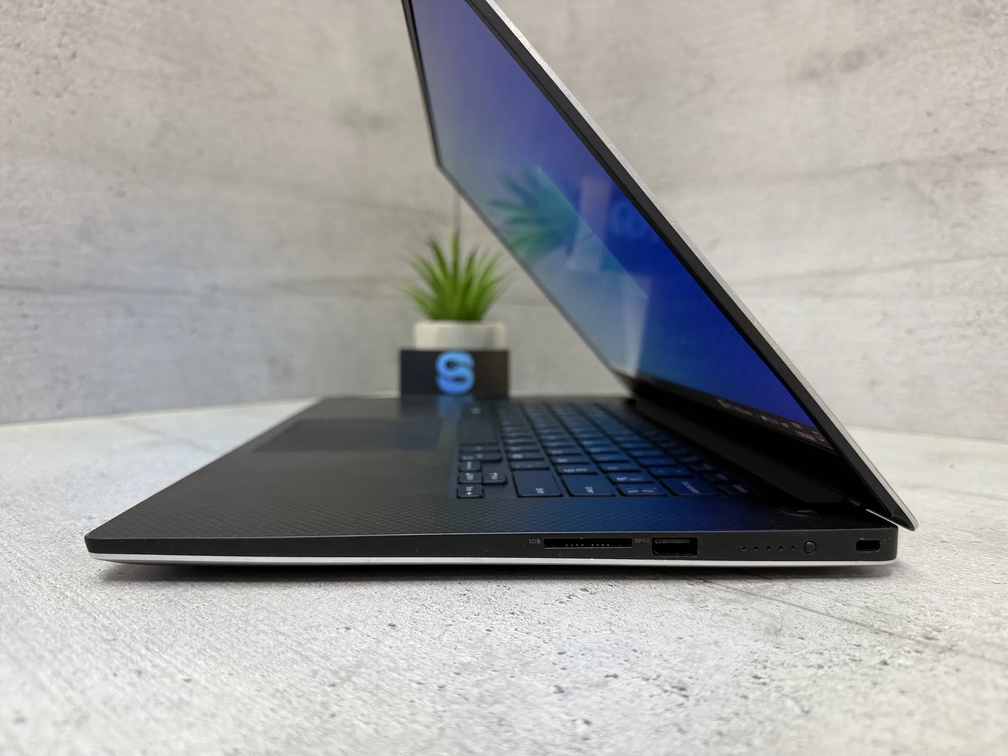 Ноутбук Dell XPS 15 9560