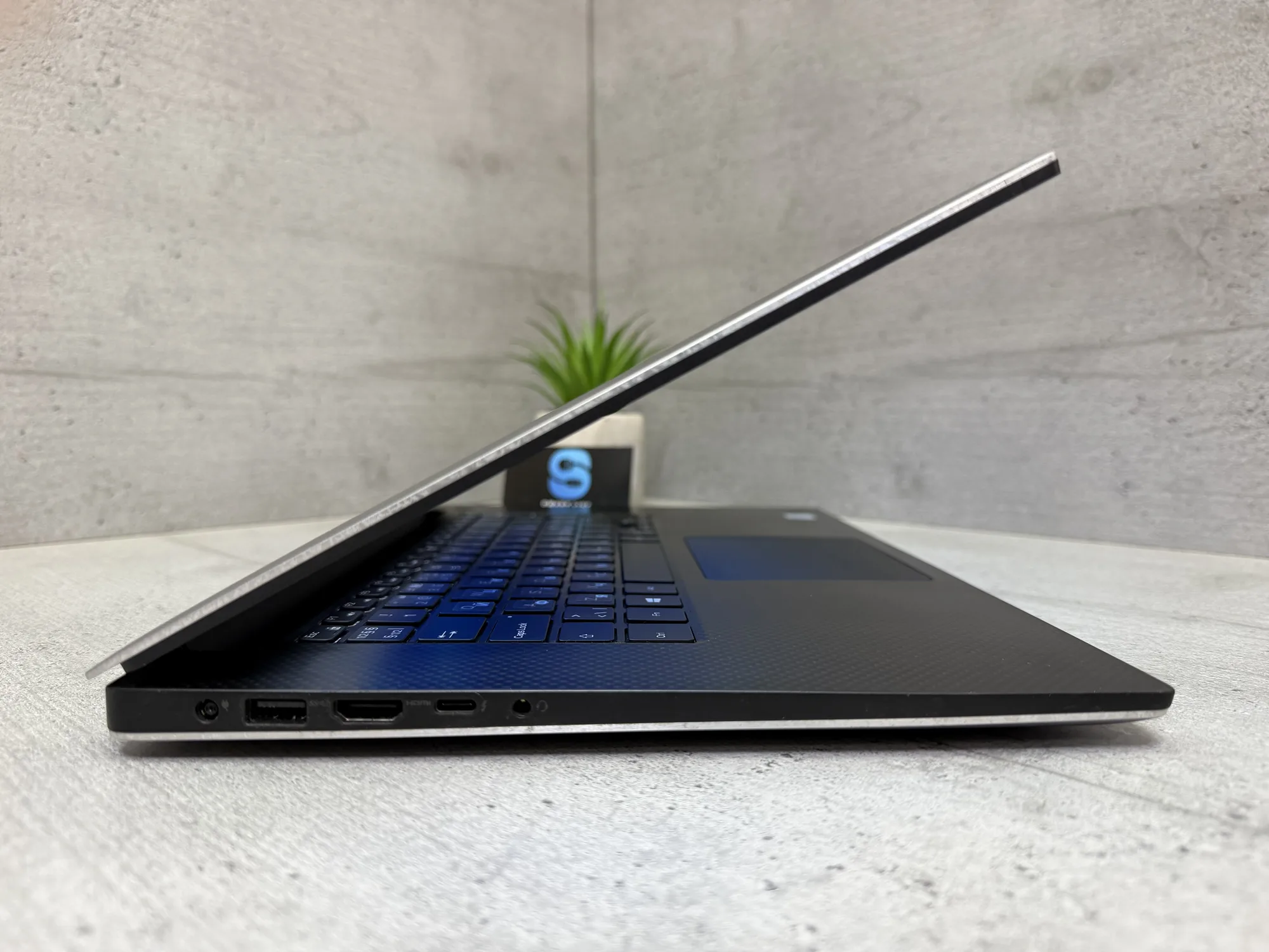 Ноутбук Dell XPS 15 9560