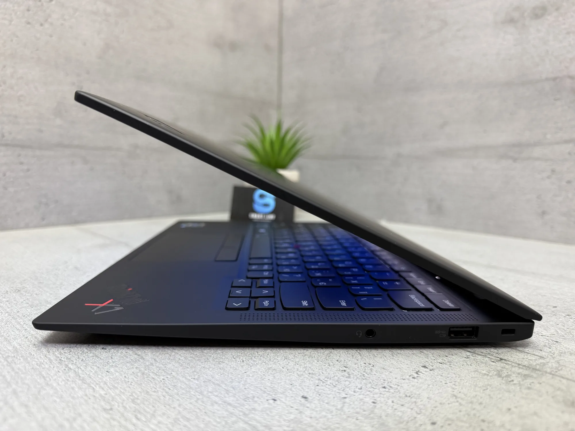 Ноутбук Lenovo ThinkPad X1 Carbon Gen 9