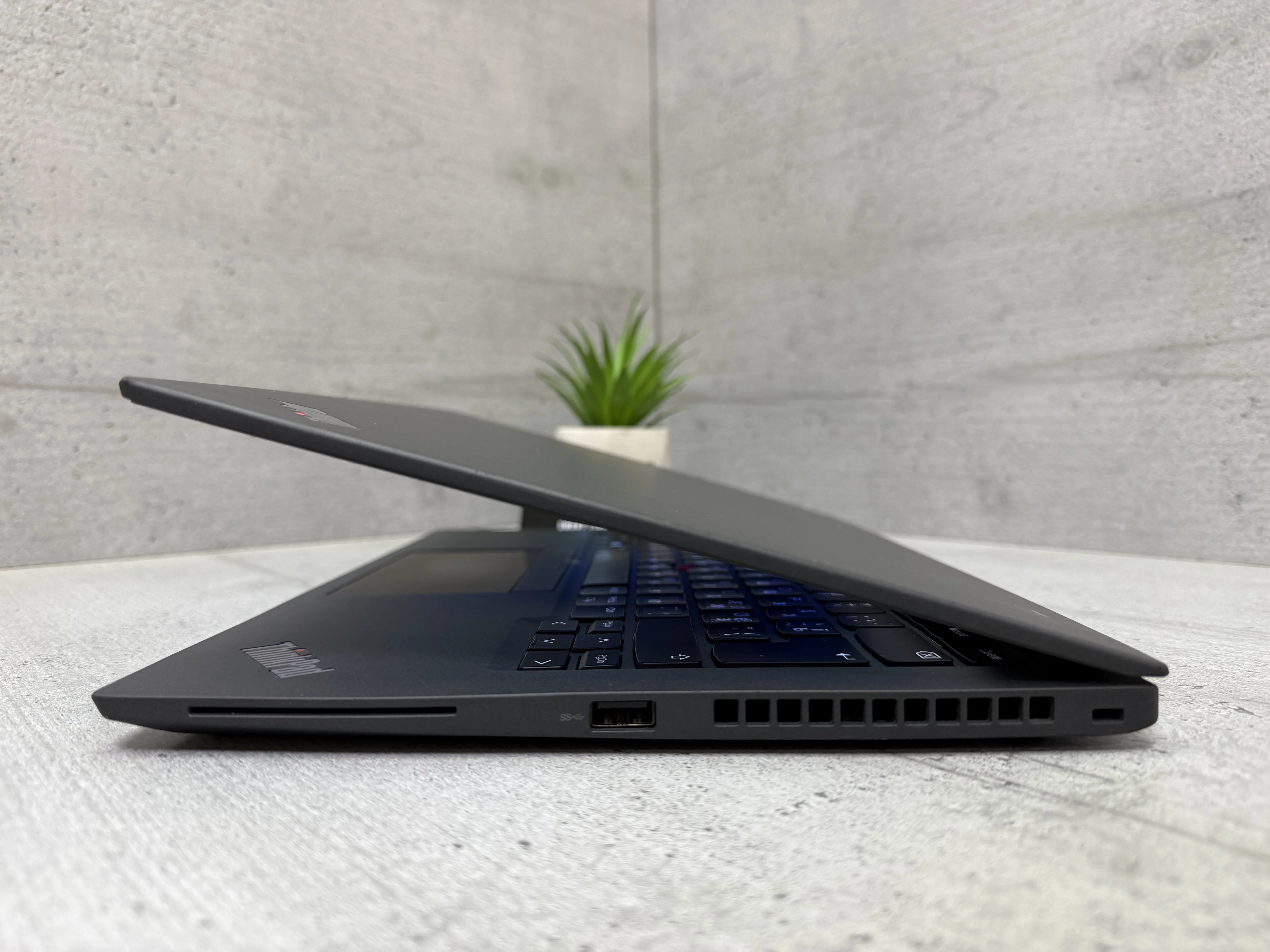 Ноутбук Lenovo T14s Gen 2