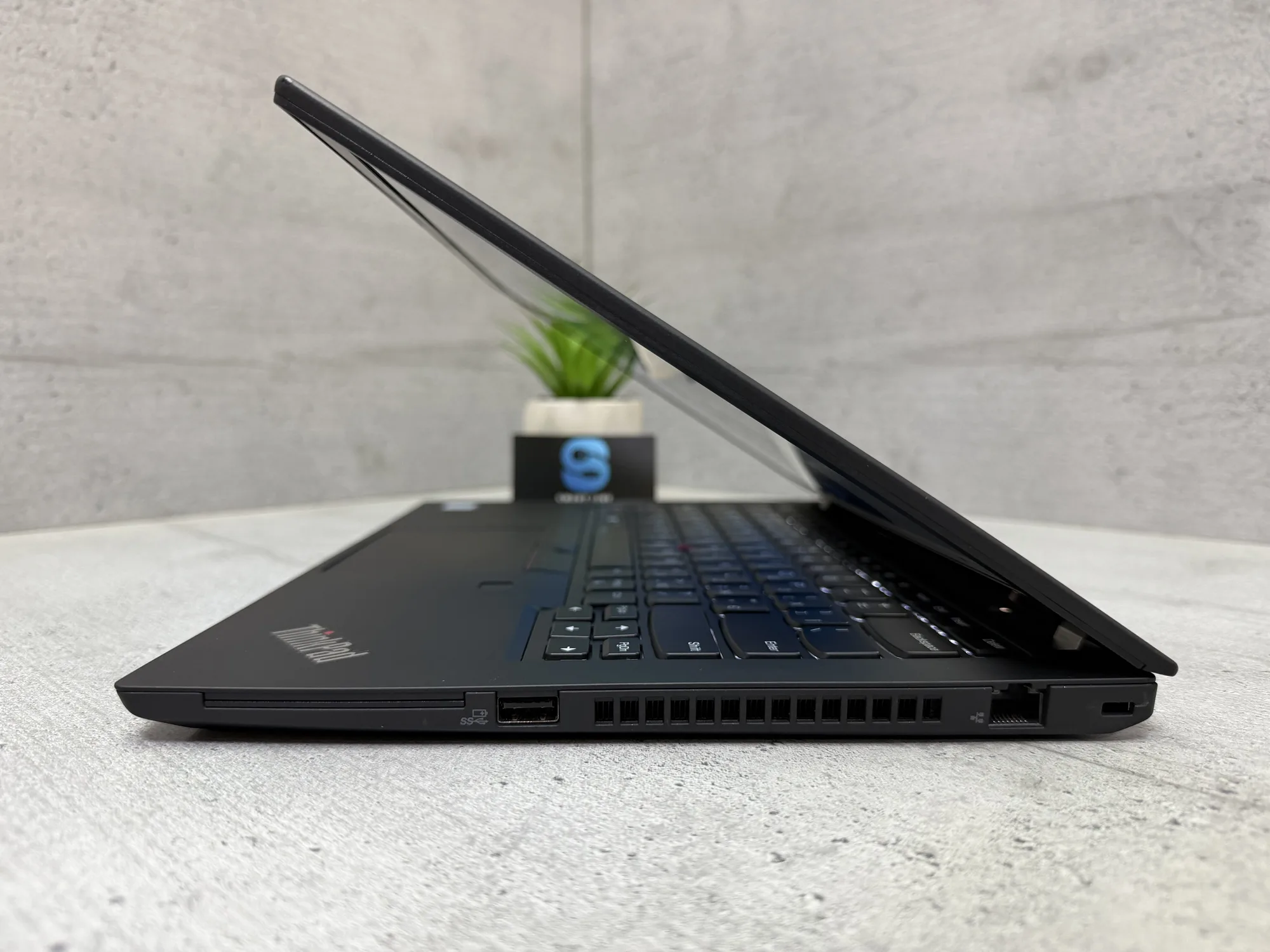 Ноутбук Lenovo ThinkPad T490