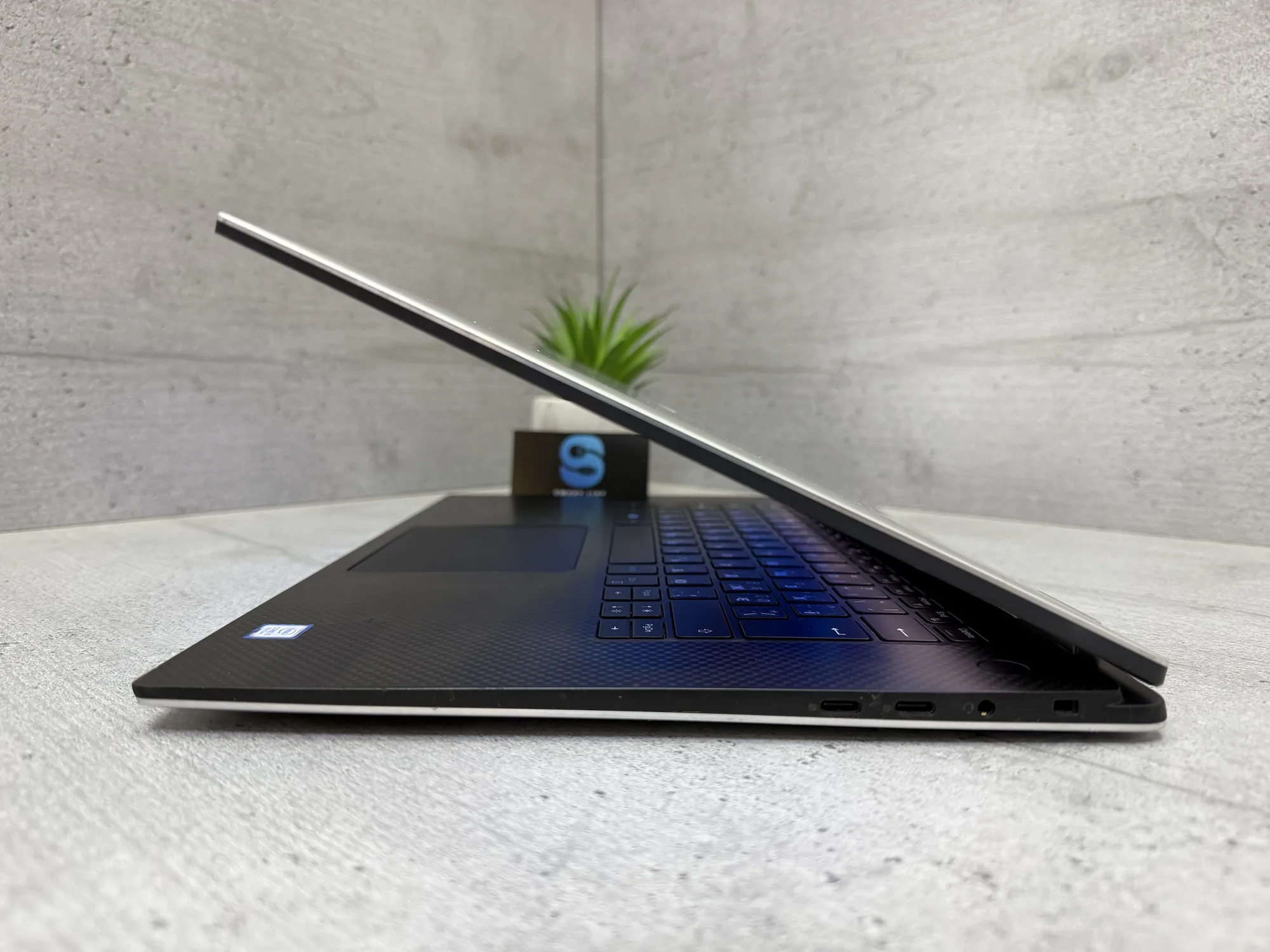 Ноутбук Dell Xps 15 9575
