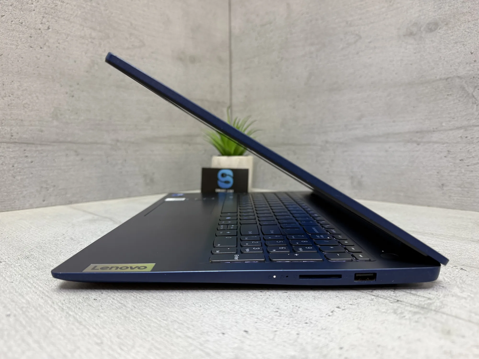 Ноутбук Lenovo IdeaPad Slim 3 15IRU9, фото 6