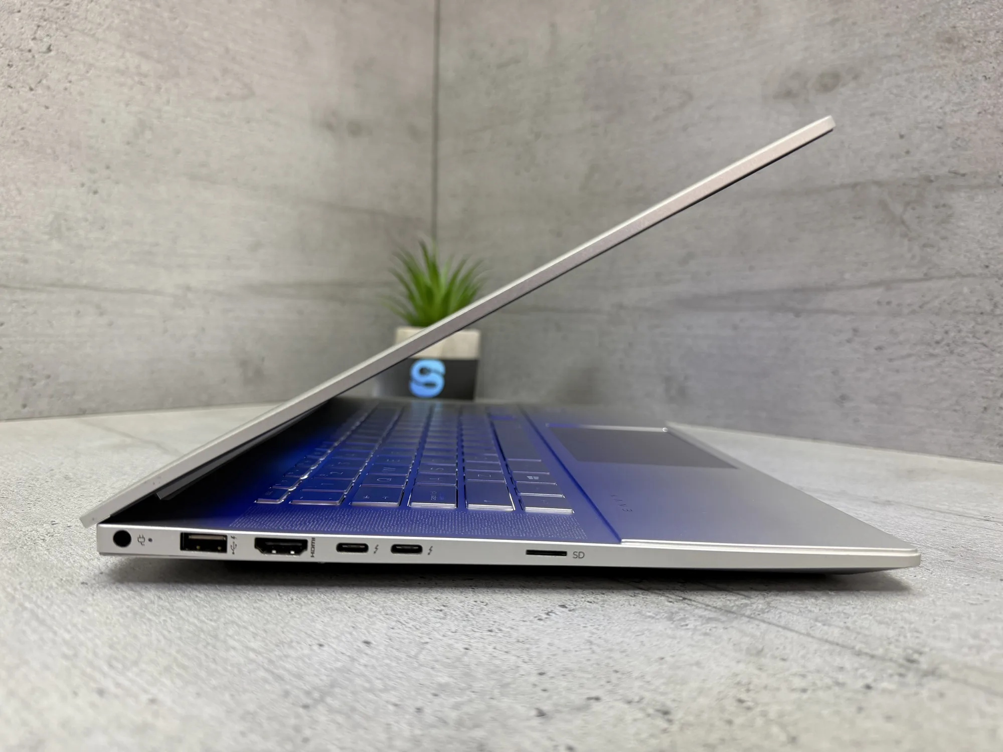 Ноутбук HP Envy 15-EP