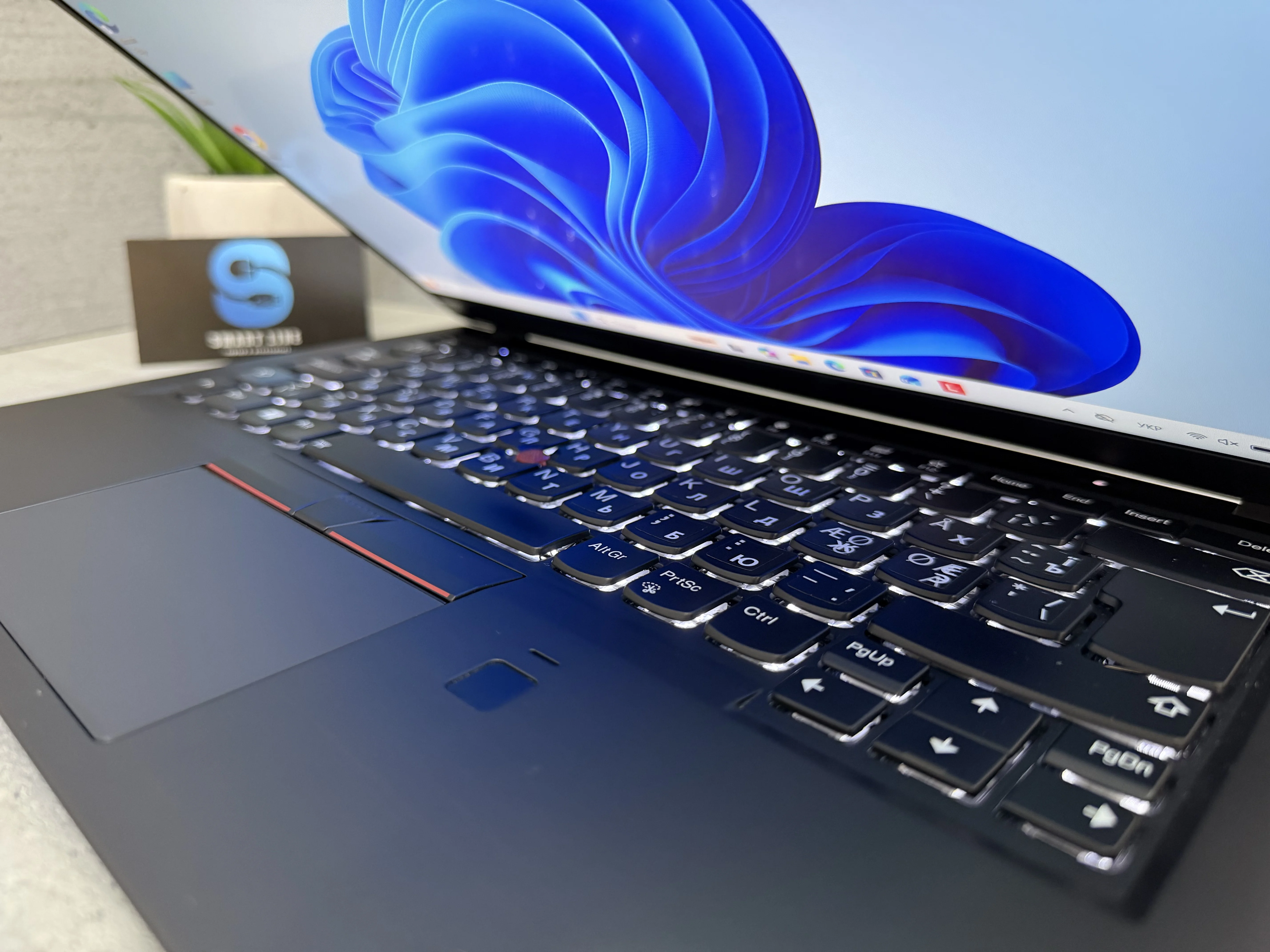 Ноутбук Lenovo X1 Carbon Gen 6