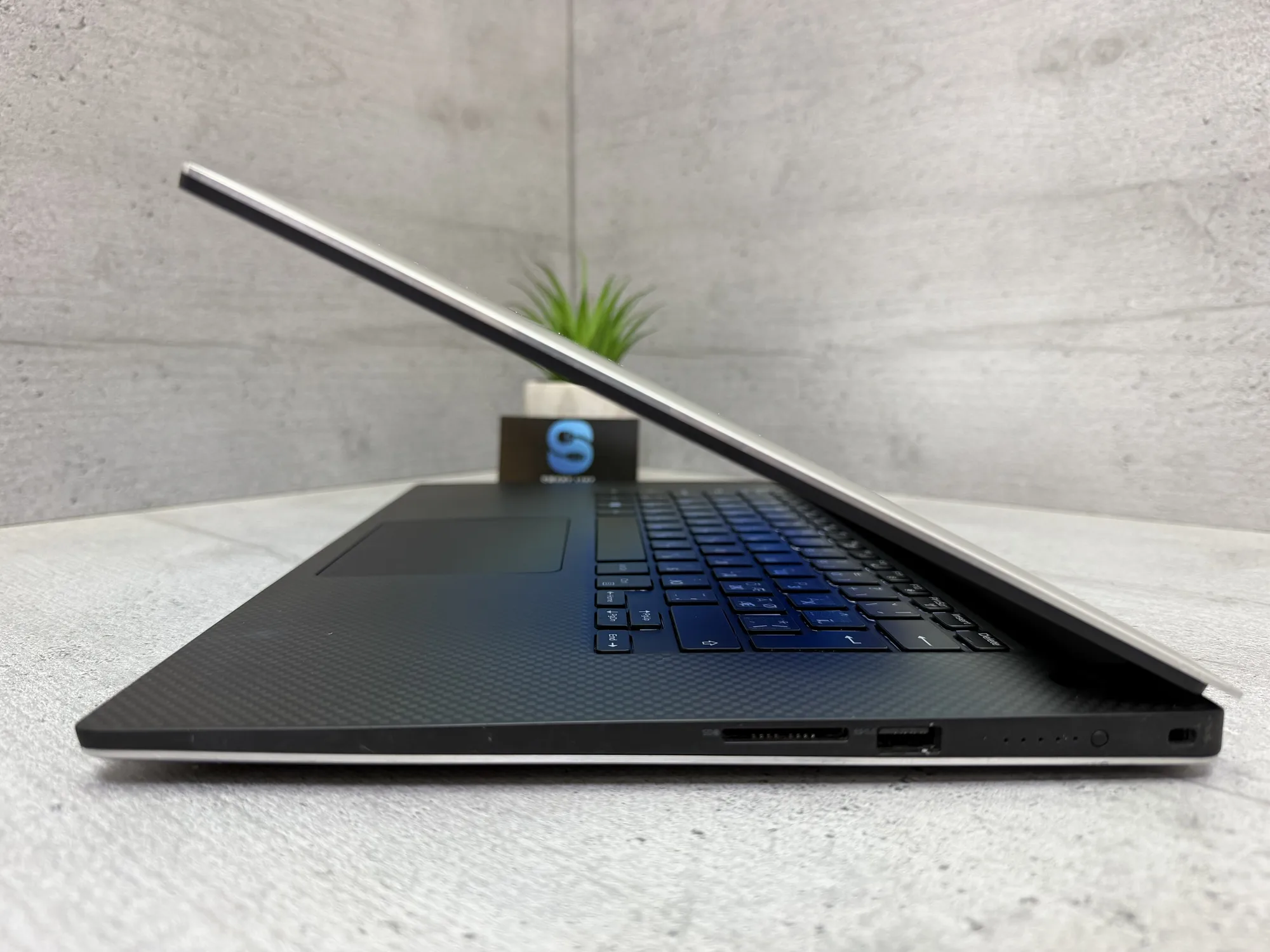 Ноутбук Dell XPS 15 9570
