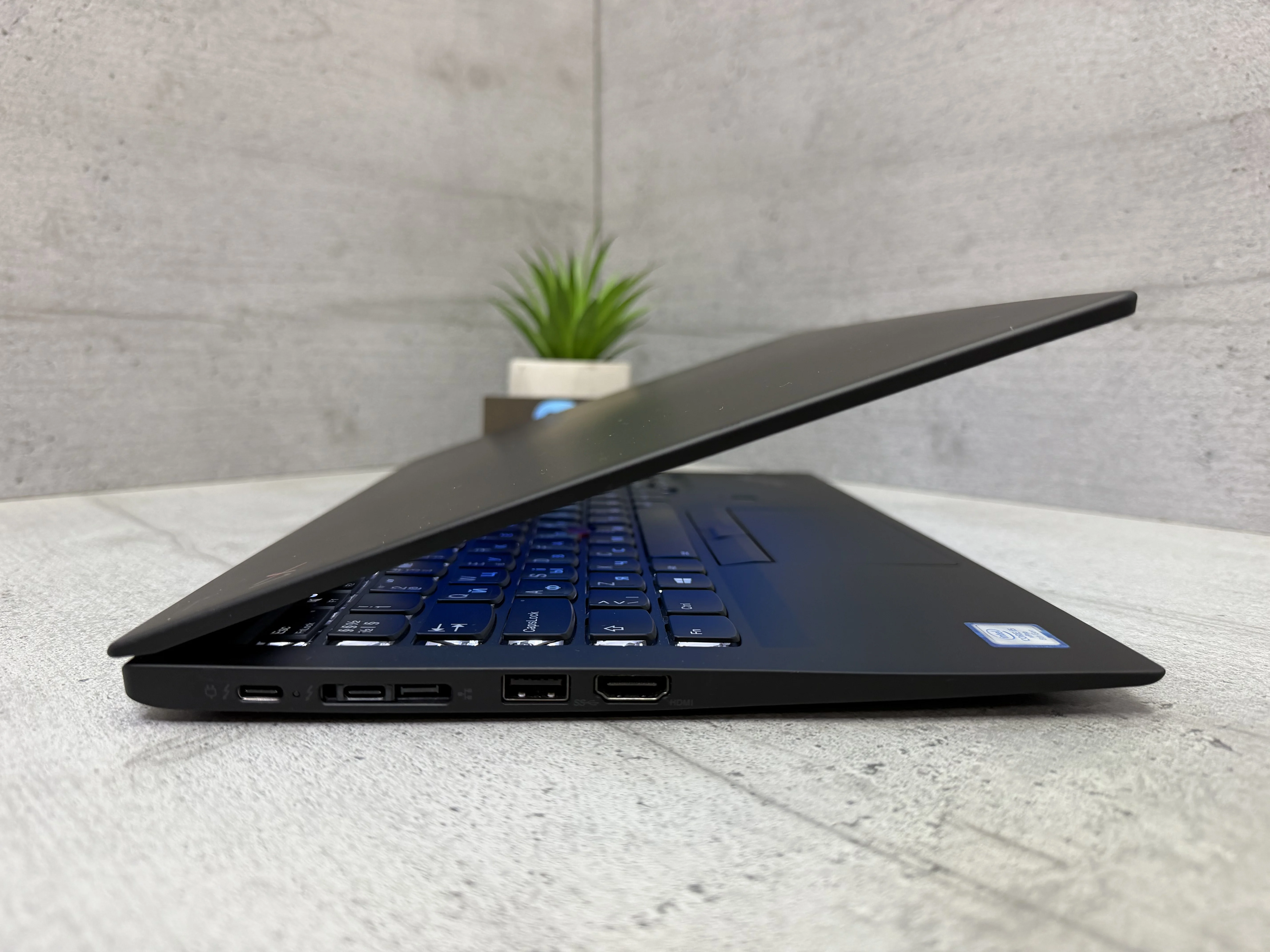 Ноутбук Lenovo X1 Carbon Gen 6