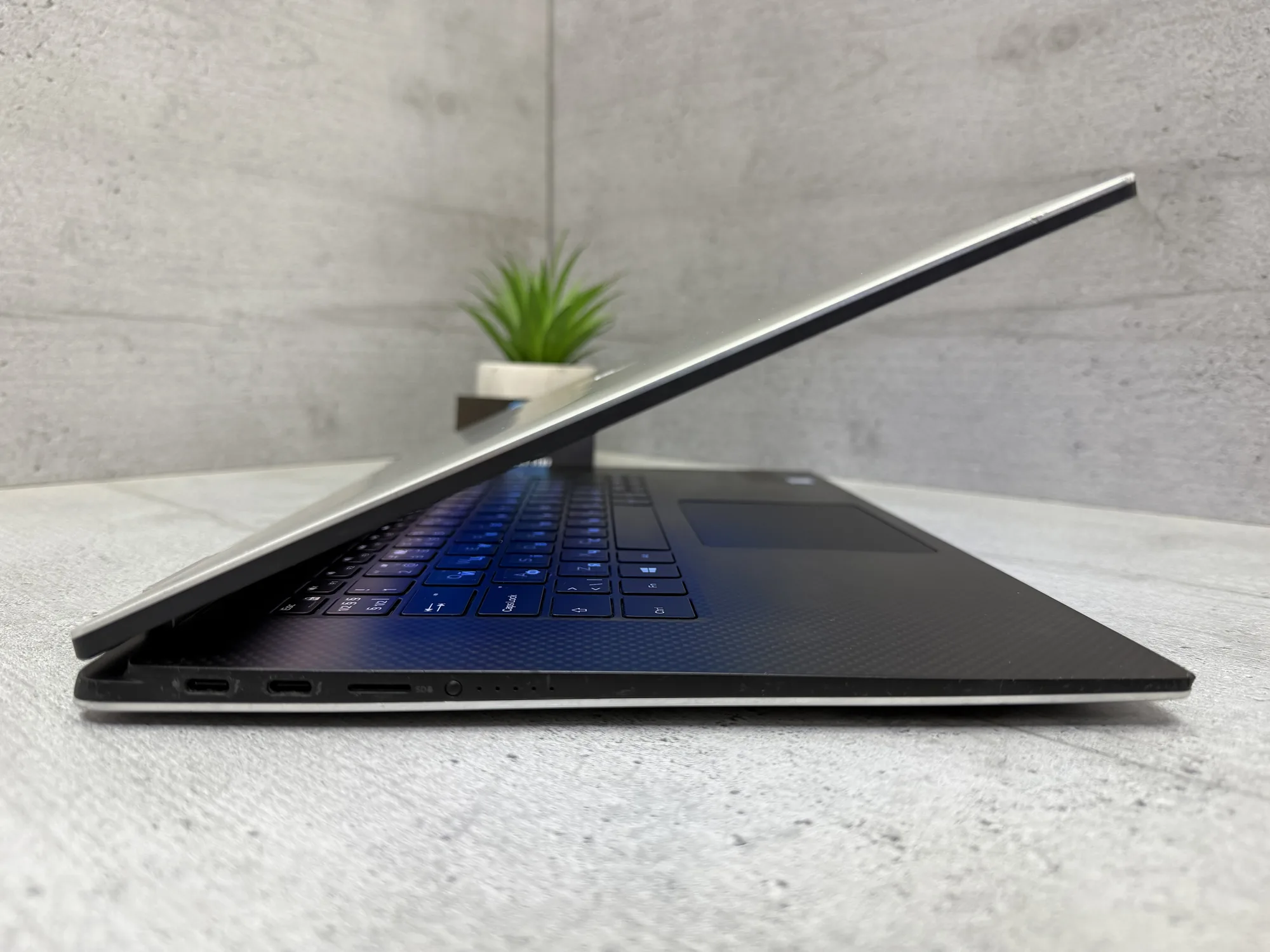 Ноутбук Dell Xps 15 9575