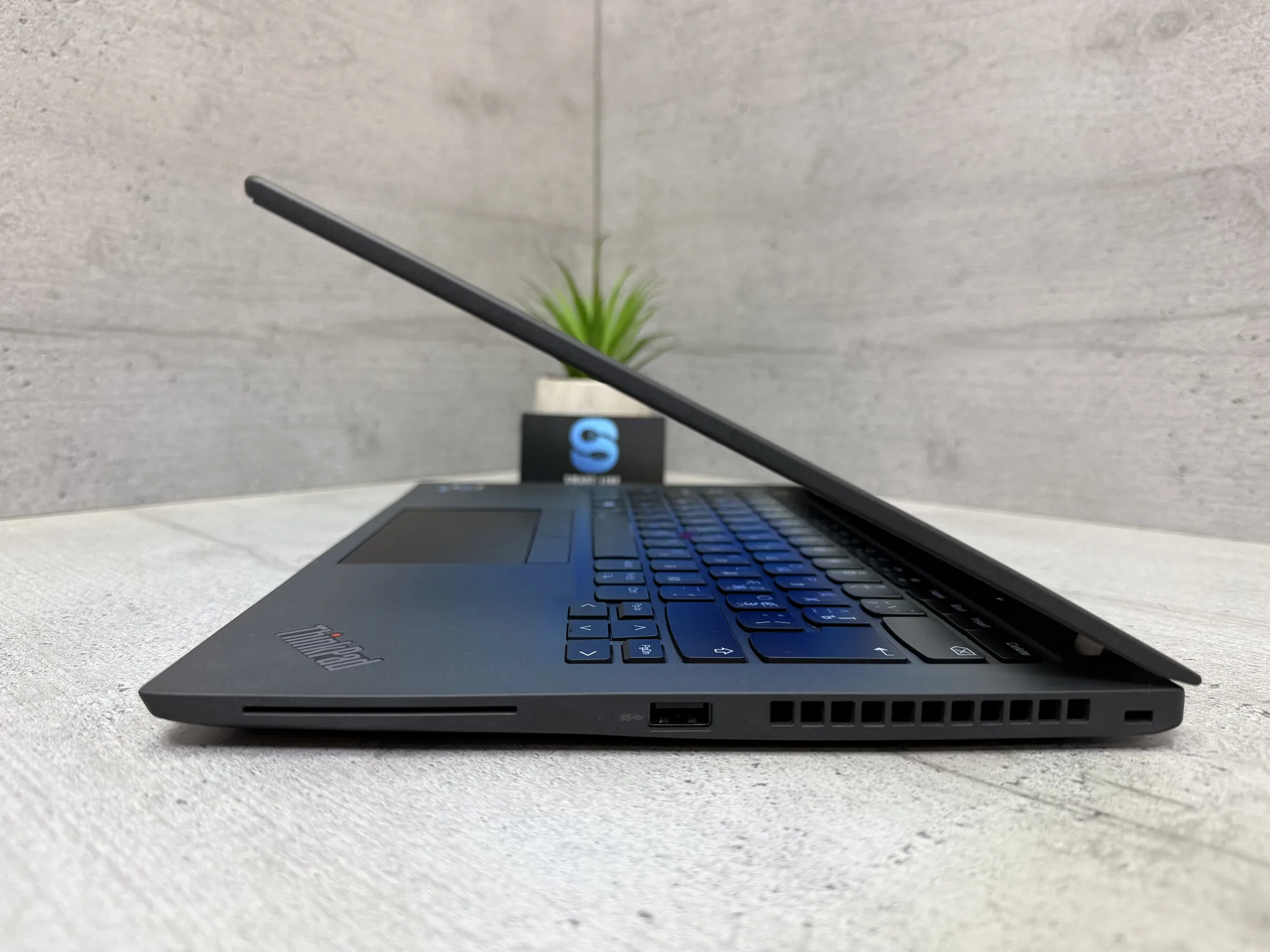 Ноутбук Lenovo T14s Gen 2