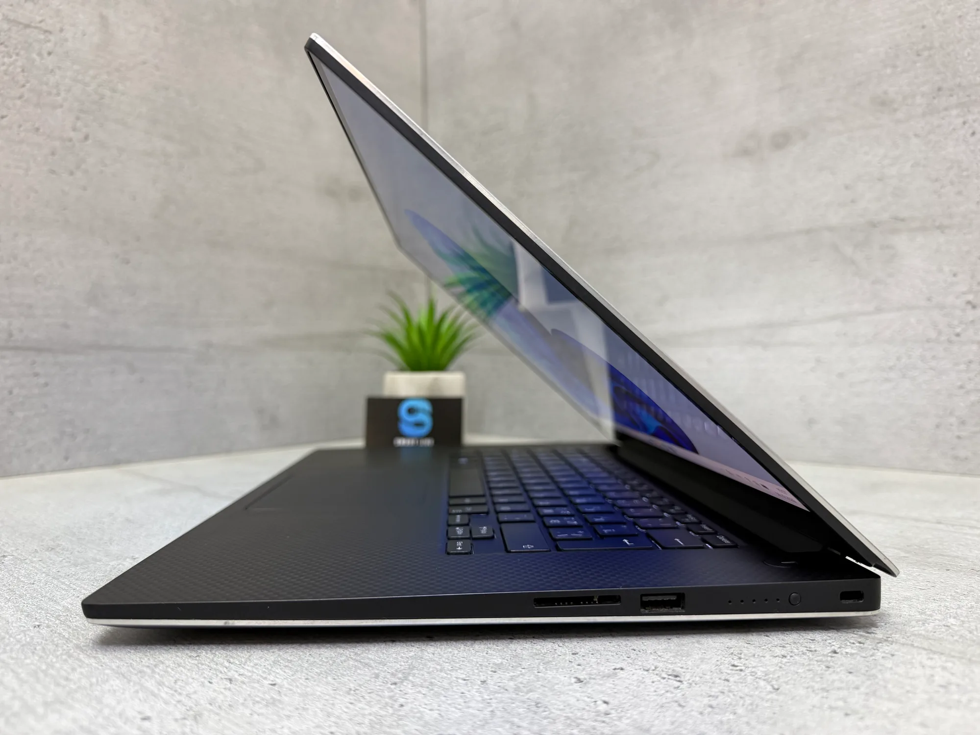 Ноутбук Dell XPS 15 9560